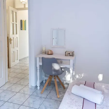 Estia * Ieromonachos