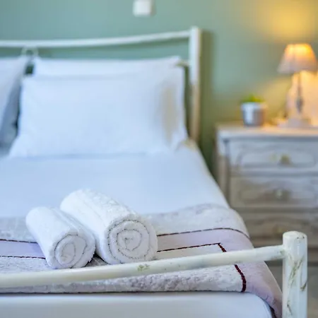 Estia * Ieromonachos