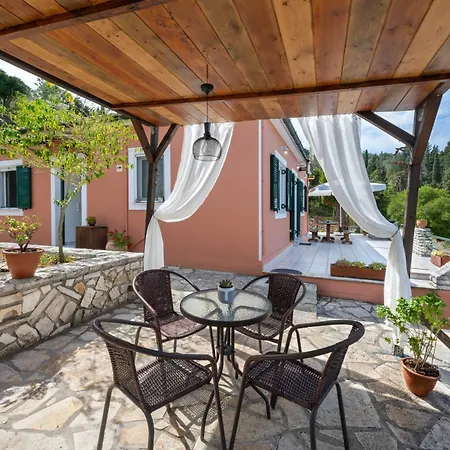 Estia Apartment